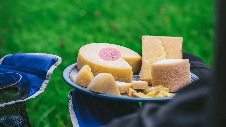 Trka za kolutom sira zaludela svet: Jurili su niz strmo brdo, a onda se desilo nešto neverovatno
