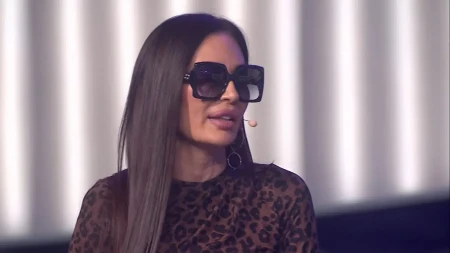 Ovo je jedina pesma koju je Ceca posvetila deci Mislili su da peva muškarcu, nikada je nije zapevala