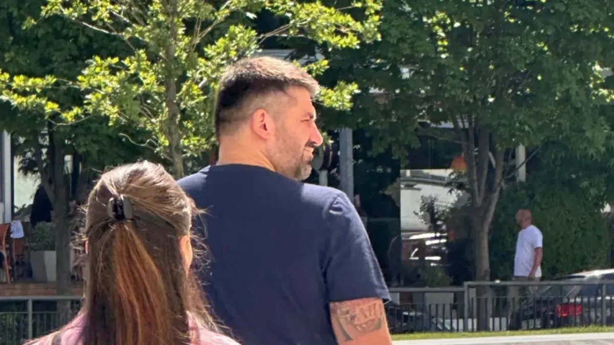 Poznati sportista došao da se pokloni velikoj svetinji (FOTO)
