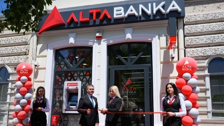 Nova ekspozitura ALTA banke u Kragujevcu: Partnerstvo, briga o zajednici i pokloni za decu bez roditeljskog staranja 