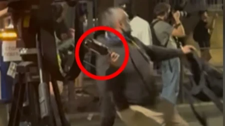 Uhapšen blokader koji je nakon protesta gađao policiju kamenicama 