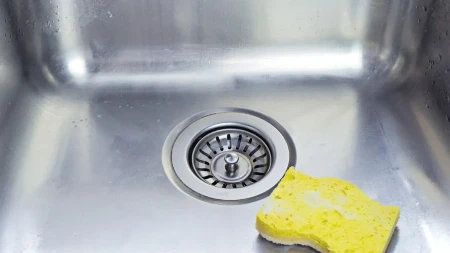Vodolinstalateri savetuju: Ni u ludilu ne prosipajte ove stvari u odvod, skupo će vas koštati