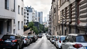 Komšije se svađaju oko ovoga - da li parking ispred zgrade pripada svim stanarima