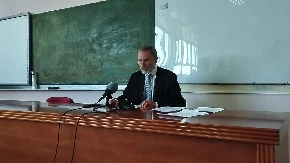 Oglasio se direktor Jovine gimnazije u Novom Sadu: Otkrio sve činjenice na konferenciji za medije