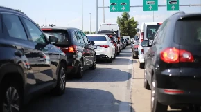Potpuna blokada na izlazu iz Srbije: Vozači zarobljeni u kolonama i po četiri sata 