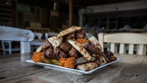 Kafana u kojoj ručate kao kralj za 500 dinara - cenovnik obišao Srbiju