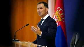 "Bilbord će biti skinut" Mali: Oko toga nam spočitavaju oni koji su uništili hiljade fasada i obrazovanje!