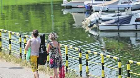 Napolju vruće, u vodi opasno hladno: Spasioci upozoravaju, ne ulazite još na kupališta