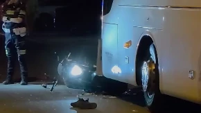 Teška saobraćajna nesreća u centru Novog Pazara: U sudaru autobusa i motocikla povređene dve osobe (VIDEO)