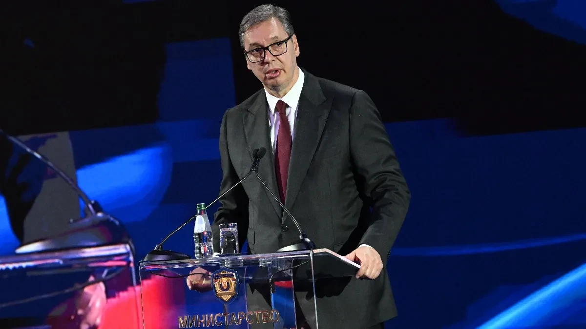 Vučić uručio medalje i poslao snažnu poruku: Dok se pitam za bilo šta, policija neće biti ponižena