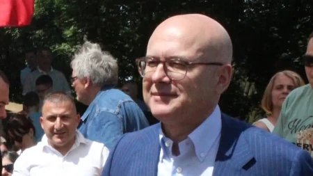 Vučević u selu Kratovo! Predsednik SNS-a prisustvuje skupu “Srbija pobeđuje”