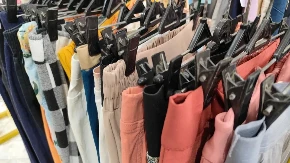 Ni teksas, ni bele, ni šavare, ove su ih sve pokosile: Najpopularnije letnje pantalone, zavreće vam se u glavi od njih, predobre su