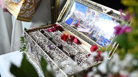 SPC objavio neverovatan broj! Evo koliko vernika se od Spasovdana do večeras poklonilo Bogorodičinom pojasu