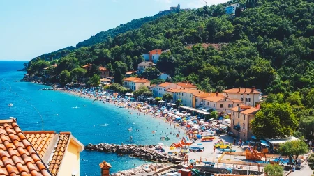 Opasna pojava na Jadranu: Kupačima se savetuje oprez
