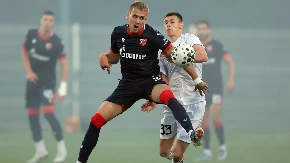 Čukarički - Crvena zvezda: Povredio se sudija, crveno-beli vode