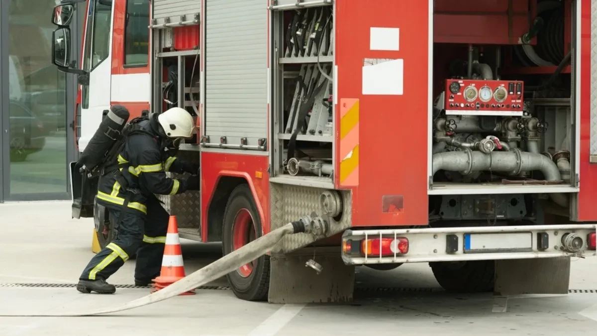 Još jedan požar zbog aparata za kafu? Vatru gasilo 30 vatrogasaca 