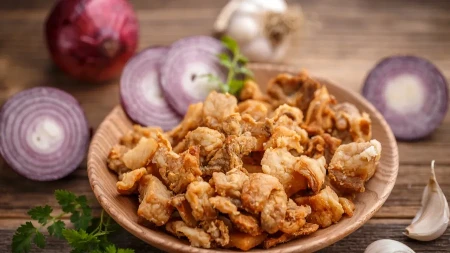 Keto dijeta: Brzo mršavljenje uz čvarke i masti, ili opasan trend?