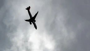 Vanredno stanje na nebu: Američki avion nestao iznad Ormuskog moreuza, poslat signal za uzbunu