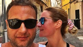 Voditeljka završila u krevetu sa kolegom! Nastao skandal neviđenih razmera