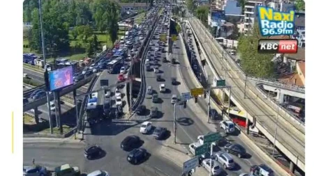 Jutarnji špic u Beogradu: Zastoji kod Ušća i na Autokomandi, mostovi ka centru protočni