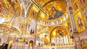 Svi vernici ovo treba da znaju: Koliko dugo može da stoji sveta vodica i šta treba da uradite kada donesete novu?