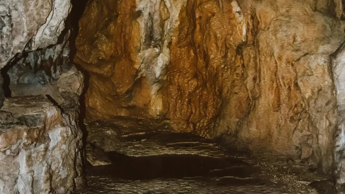 Ušla je u pećinu sa 48 godina i sledeće 2 godine provela 70 metara ispod zemlje Otkrila je i šta je radila unutra i šta joj je bilo najteže - zapanjićete se