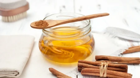 Žene se kunu u ovaj napitak: Topi kilogramе preko noći, a pravi se od 2 sastojka!