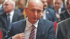 Haos u Skupštini Crne Gore: Sa Lovćena vila kliče, dobro došao Martin Riče
