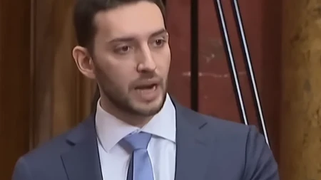Ovi će se poubijati! Blokader iz DS poručio dva burgera i pomfrit od Grbovića, ovaj mu odgovorio: Odj*bi! (VIDEO)