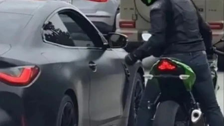 Ceo svet je nasamaren: Milioni gledali brutalnu svađu na putu, a onda je otkrivena jeziva istina!