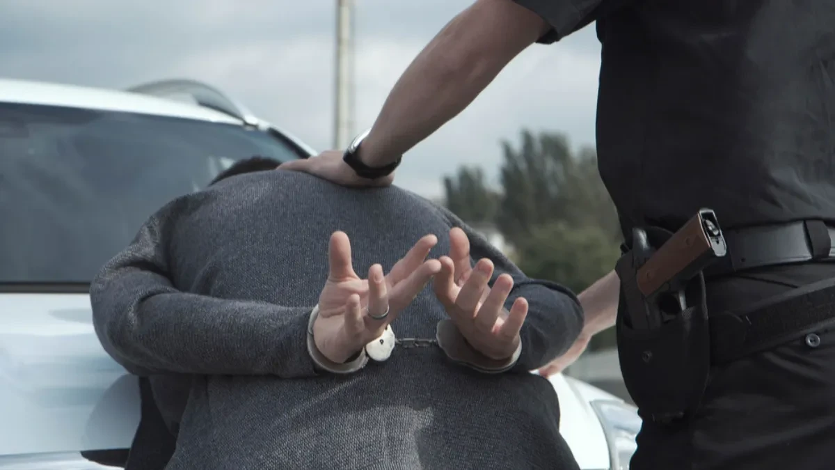 Devojčice slikao gole dok su bile pod anestezijom: Lekar uhapšen zbog pedofilije 