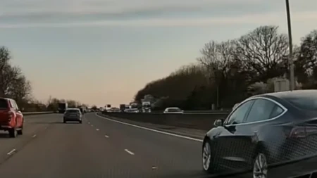 Lukas na auto-putu upao u zamku sa retrovizorom: Prvo mi je blicnuo, pa tražio 600 evra