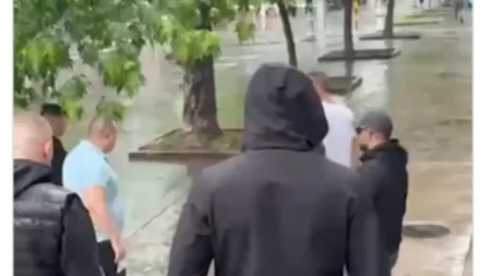 "Ovo je pravo lice blokadera": SNS Lazarevac osudio brutalan napad satarom na aktiviste