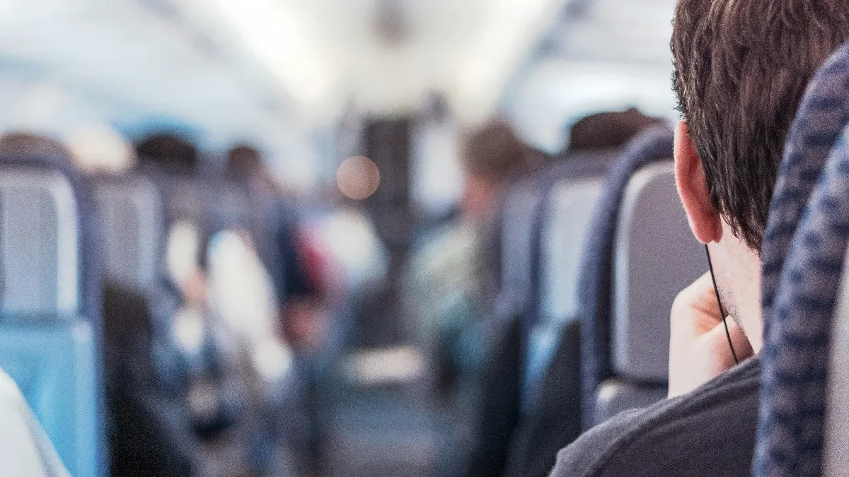 Panika na 2000 metara: Avion je morao da sleti, putnici su evakuisani - evo šta je pisalo na pametnom satu jednog od njih