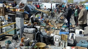Šta je ovo na buvljaku?! Srbi zanemeli kada su među polovnim stvarima ugledali ovaj aparat 