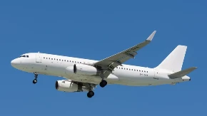 Avion iznad Balkana upao u mini "tornado" Ima povređenih, leteli na Rodos