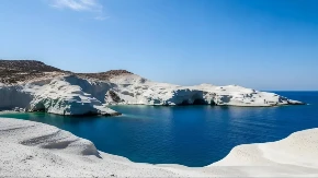 Jedna od najneobičnijih plaža u Grčkoj - njen pejzaž podseća na površinu Meseca 