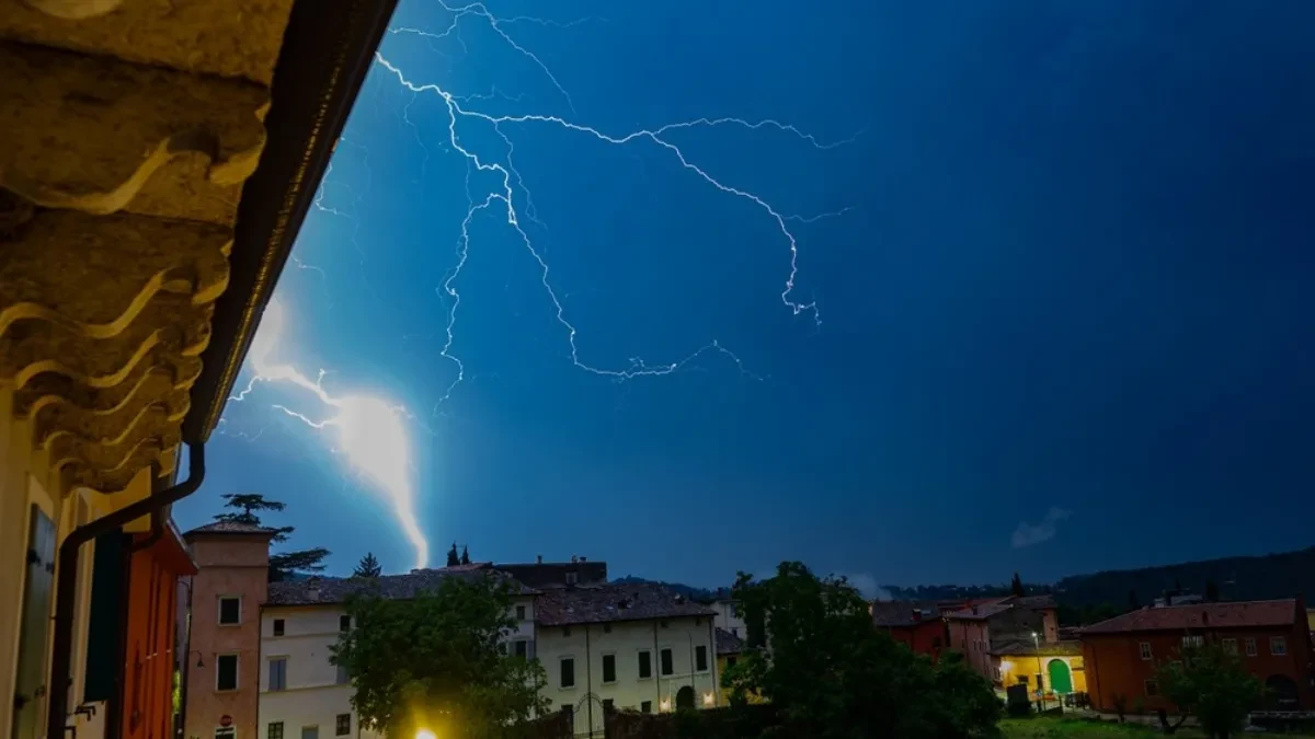 Noćas nevreme, pljuštaće, grmeće... Hitno se oglasio RHMZ