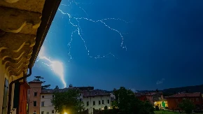 Noćas nevreme, pljuštaće, grmeće... Hitno se oglasio RHMZ