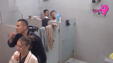 Skandalčina! Mina pred cimerima oralno zadovoljila Viktora, kamere zabeležile sramotne scene! (FOTO)
