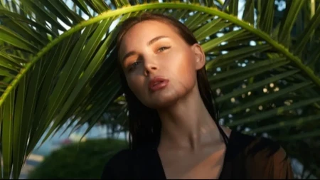 Zbogom sunčanom rumenilu: Influenserke prešle na novi letnji hit koji osvaja mreže
