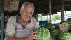 Deda Živan otkrio kako da izaberete najslađu lubenicu: Ne lu