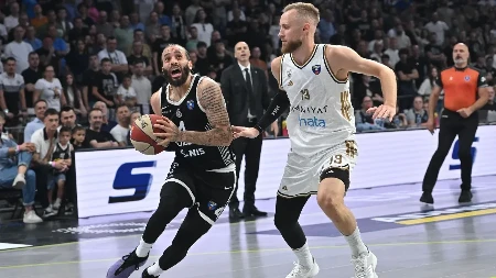 Partizan - Dubai: Gosti se raspucali na startu drugog poluvremena, crno-beli se muče