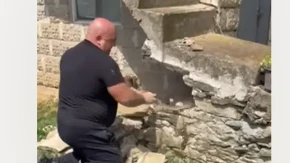 "Majko moja, jao!" Zmija ujela čuvenog Vladicu, dr