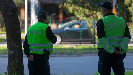 Srbin i trojica Nemaca napravili haos u Ulcinju: Policija odmah reagovala, evo zbog čega su momentalno sankcionisani (FOTO)