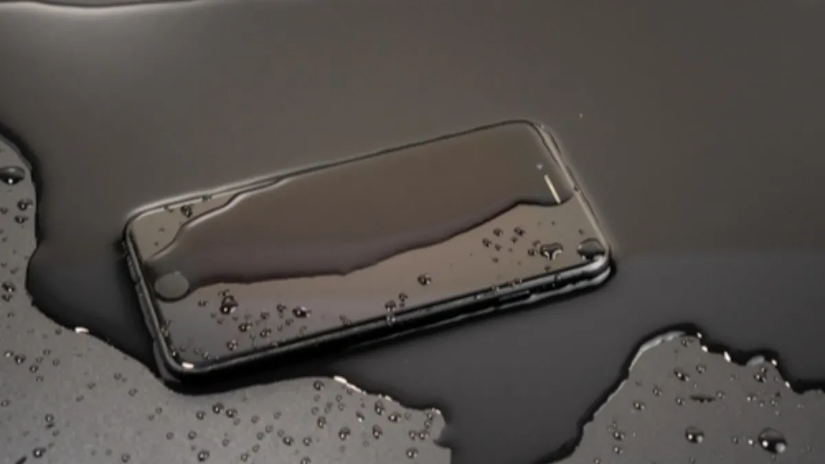 Jedan potez može trajno da vam uništi telefon: Većina ga napravi odmah nakon kvašenja uređaja