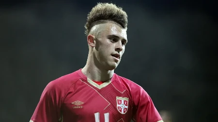 Oko njega ratovali Zvezda i Partizan, prozvan "srpskim El Šaravijem", doneo srpskom klubu milionsku zaradu, a sada ima neobičan klub