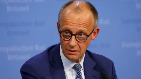 Merc napao AfD: "Putujte u Moskvu na šampanjac, Uk