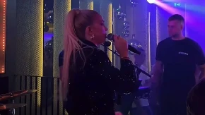 Haos na nastupu Milice Todorović: Momentalno zaustavila muziku, pa "isprozivala" publiku! (VIDEO)