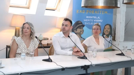 Kada im je ćerka krenula u vrtić, videli su razliku! Milisavljevići su saznali – ćerka im ima poremećaj rasta